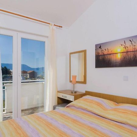 Nice Apartment In Blace With Wifi Bagian luar foto